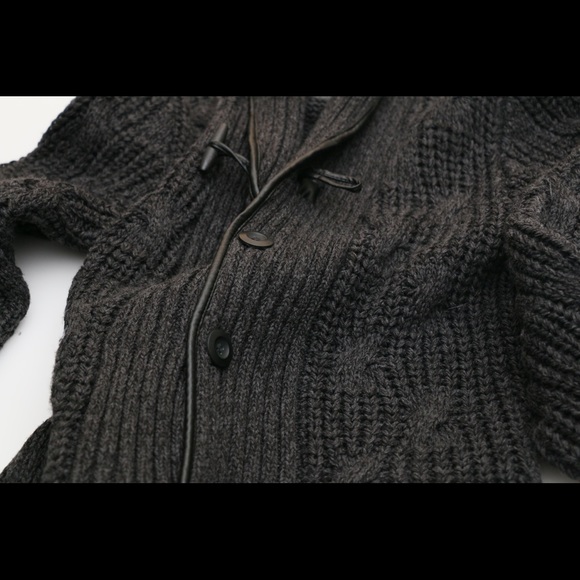 Almost never worn - Picture 3 of 3